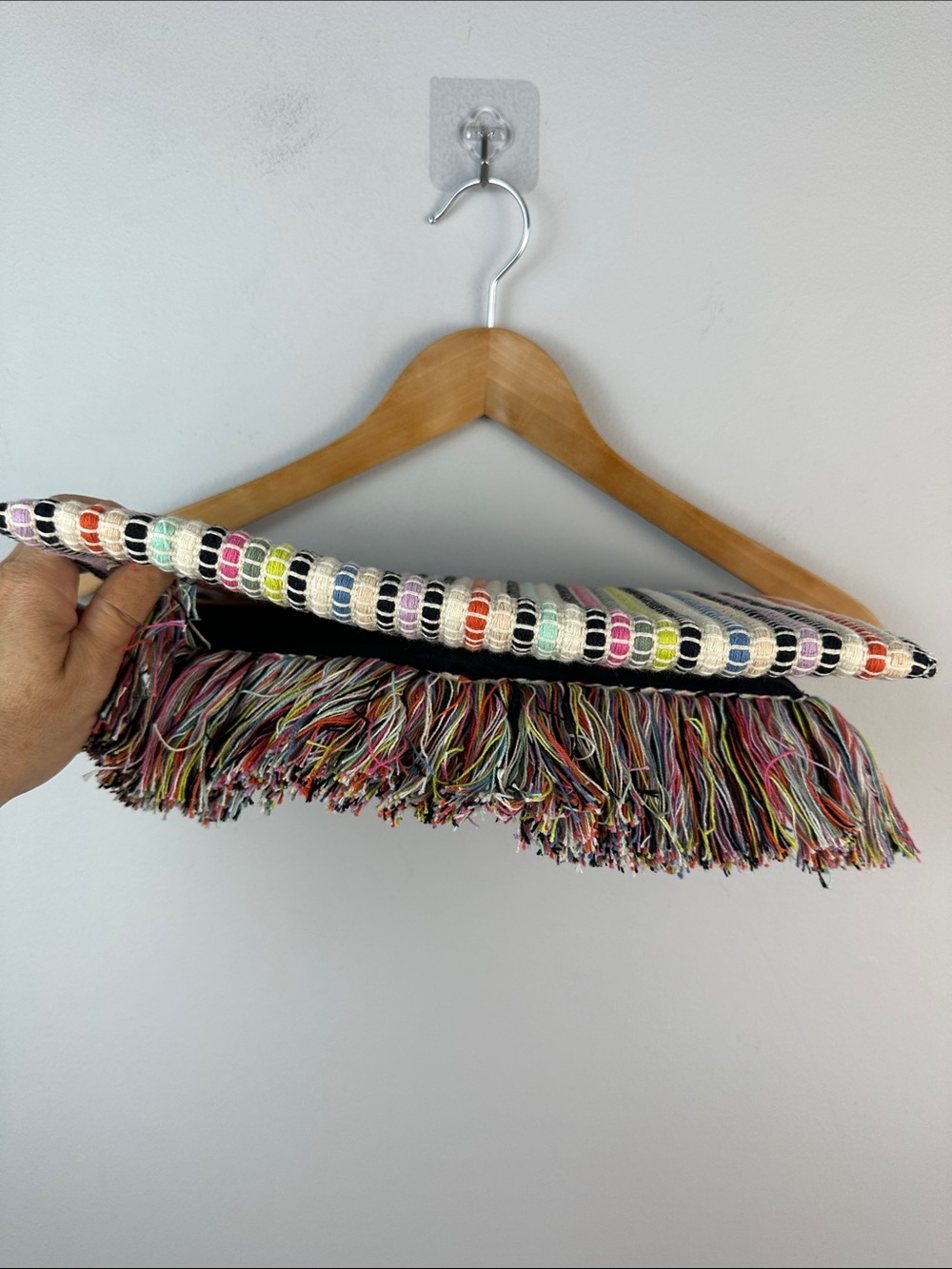 Stella & Dot Taj Clutch Bohemian Fringe Colorful Purse Woven Bag Summer Chic - Picture 13 of 16